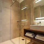 Kyriad Centre 3*