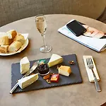 Kyriad Centre 3* 트루아