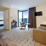 호텔 Kyriad Centre 3*