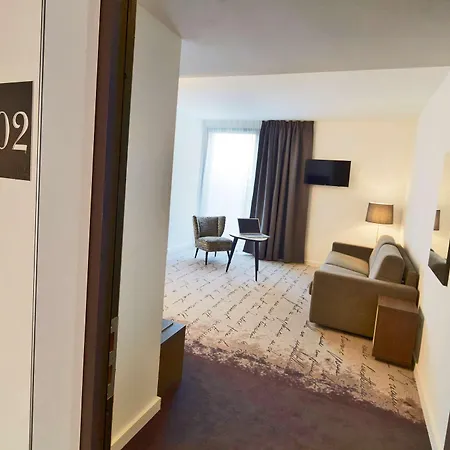 Kyriad Centre Hotel 3*