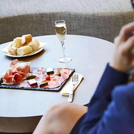 Kyriad Centre Hotel 3*