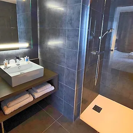 Kyriad Centre Hotel 3*