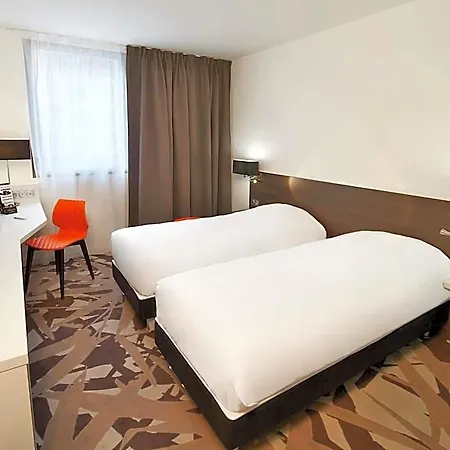 Hotel Kyriad Centre 3*