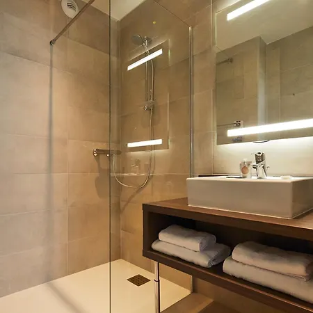 Kyriad Centre فندق 3*