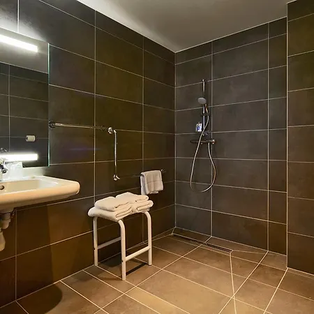 Kyriad Centre فندق 3*