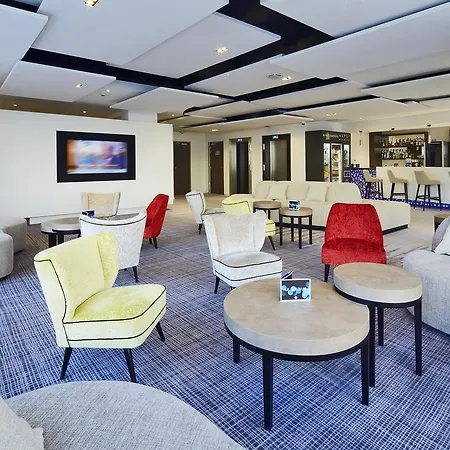 Kyriad Centre Hotel 3*