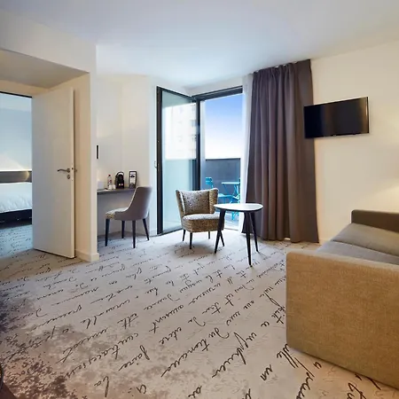 فندق Kyriad Centre 3*