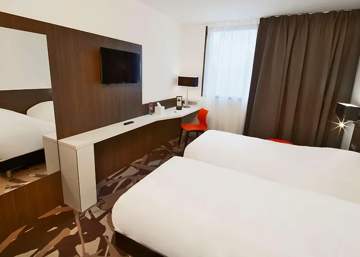 Hotel Kyriad Centre 3*