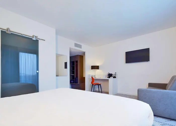 호텔 Kyriad Centre 3*