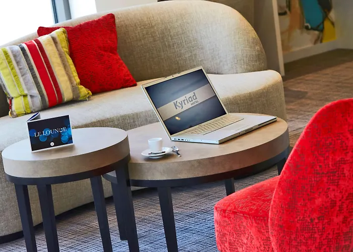 Kyriad Centre 3*