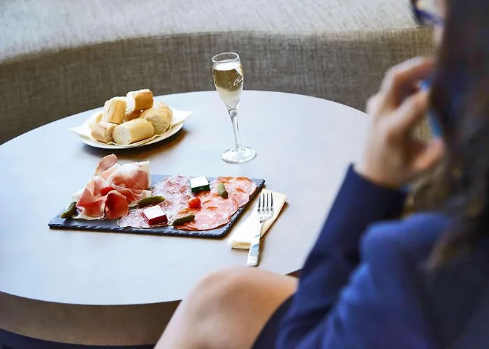 Kyriad Centre Hotel 3*