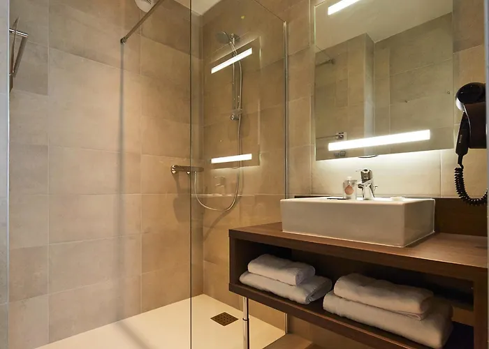 Kyriad Centre Hotel 3*