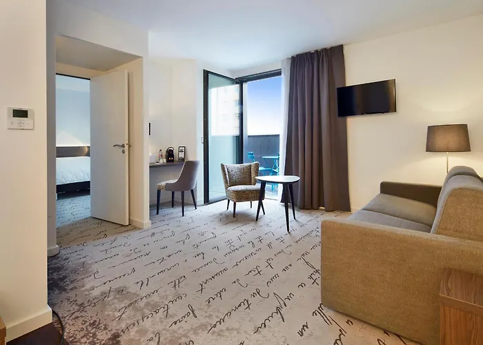 Hotel Kyriad Centre 3*